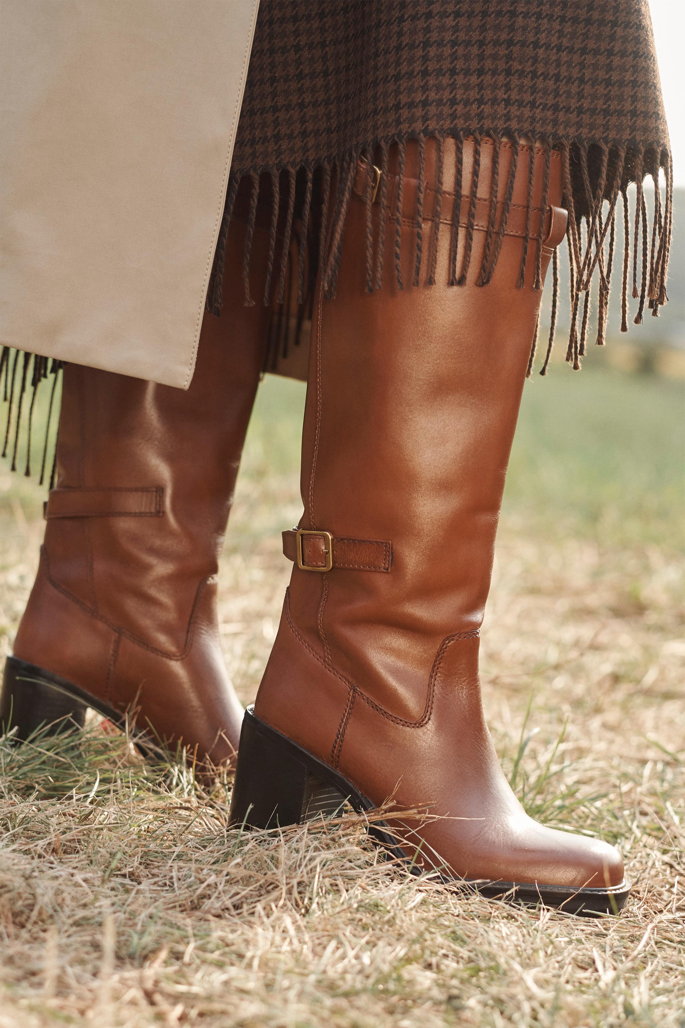 BUCKLED LEATHER BOOTS LIMITED EDITION